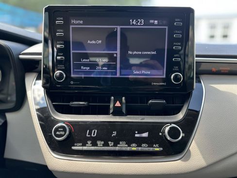 Used 2021 Toyota Corolla LE FWD image 11