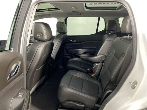 Certified 2023 GMC Acadia SLT w/ Preferred Package image 23