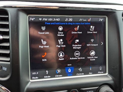 Used 2018 Jeep Grand Cherokee SRT image 19