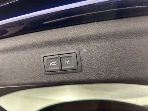 Used 2025 Audi Q3 2.0T Premium w/ Convenience Package image 18