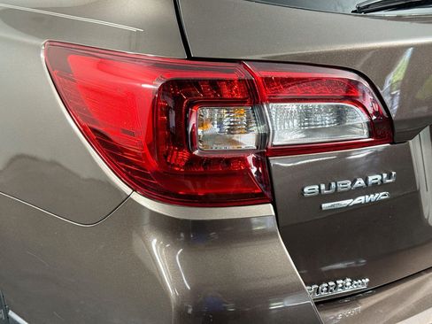 Used 2019 Subaru Outback 2.5i Limited AWD/4WD image 36