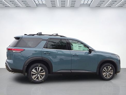 New 2026 Nissan Pathfinder SL AWD/4WD image 3