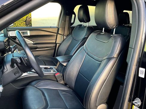 Used 2020 Ford Explorer ST w/ ST Street Pack image 8