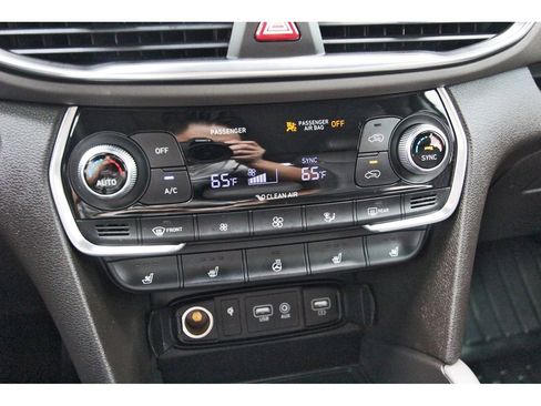 Used 2020 Hyundai Santa Fe Limited image 28