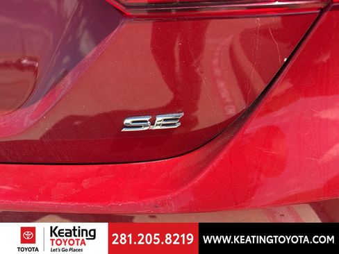 Certified 2021 Toyota Camry SE image 10