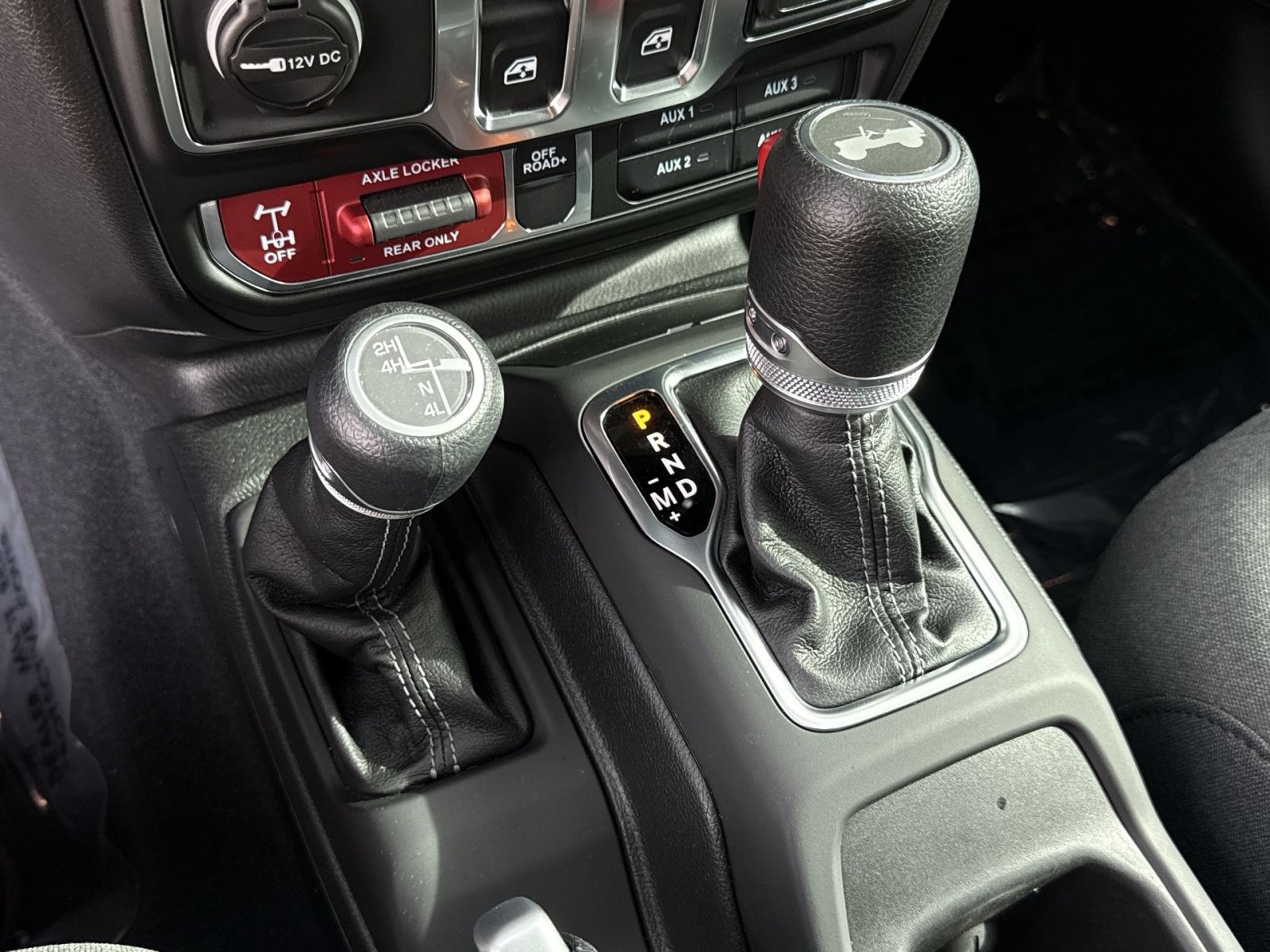 Used 2025 Jeep Wrangler Sport AWD/4WD image 22