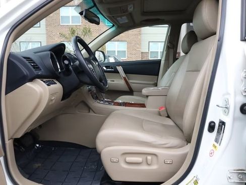 Used 2013 Toyota Highlander Limited image 11