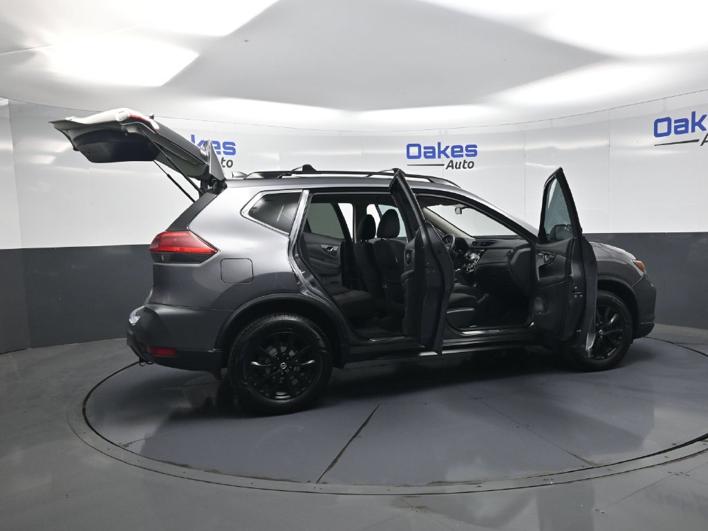Used 2017 Nissan Rogue SV w/ Midnight Edition AWD/4WD image 53