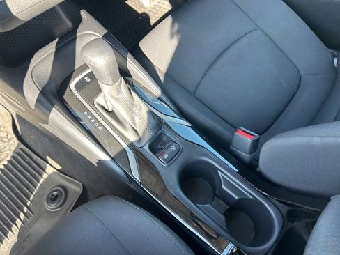 Used 2022 Toyota Corolla LE image 23