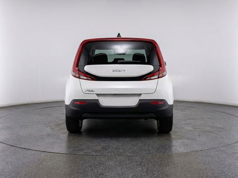 Used 2025 Kia Soul LX w/ LX Technology Package FWD image 7