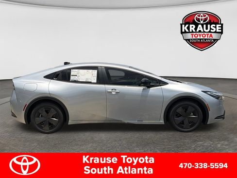 New 2026 Toyota Prius Plug-In Hybrid FWD image 4