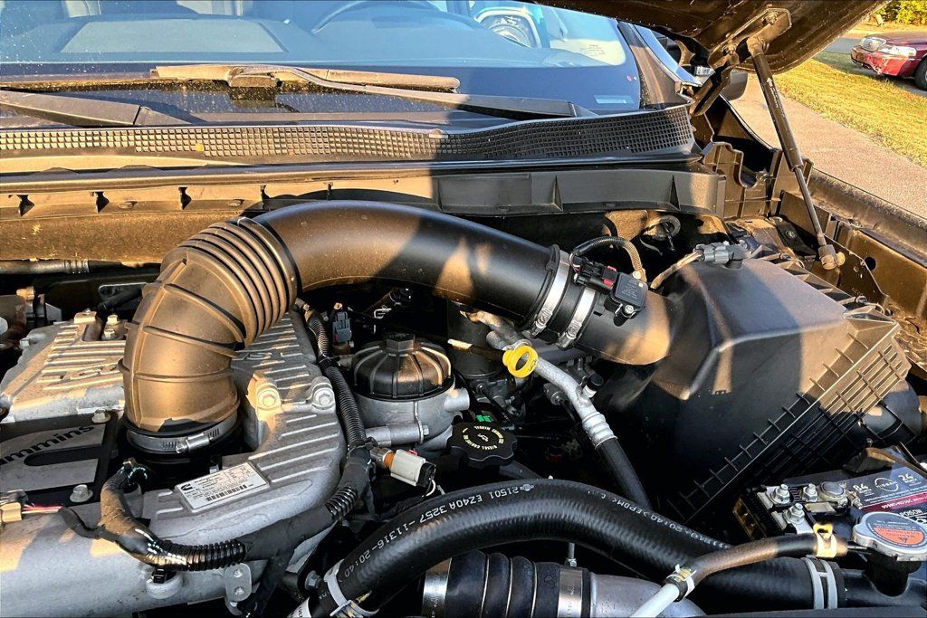 Used 2018 Nissan Titan SL w/ Texas Titan Edition AWD/4WD image 31