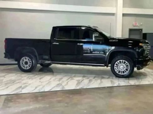 Used 2022 Chevrolet Silverado 2500 High Country w/ Safety Package II image 38