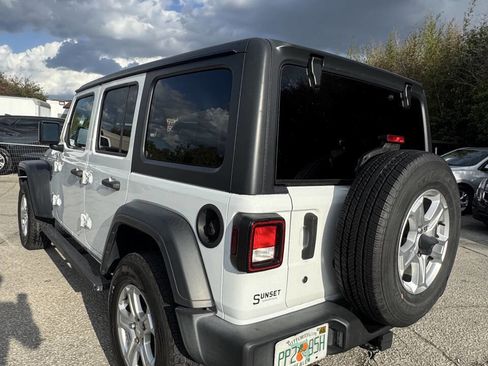 Used 2018 Jeep Wrangler Unlimited Sport S image 4