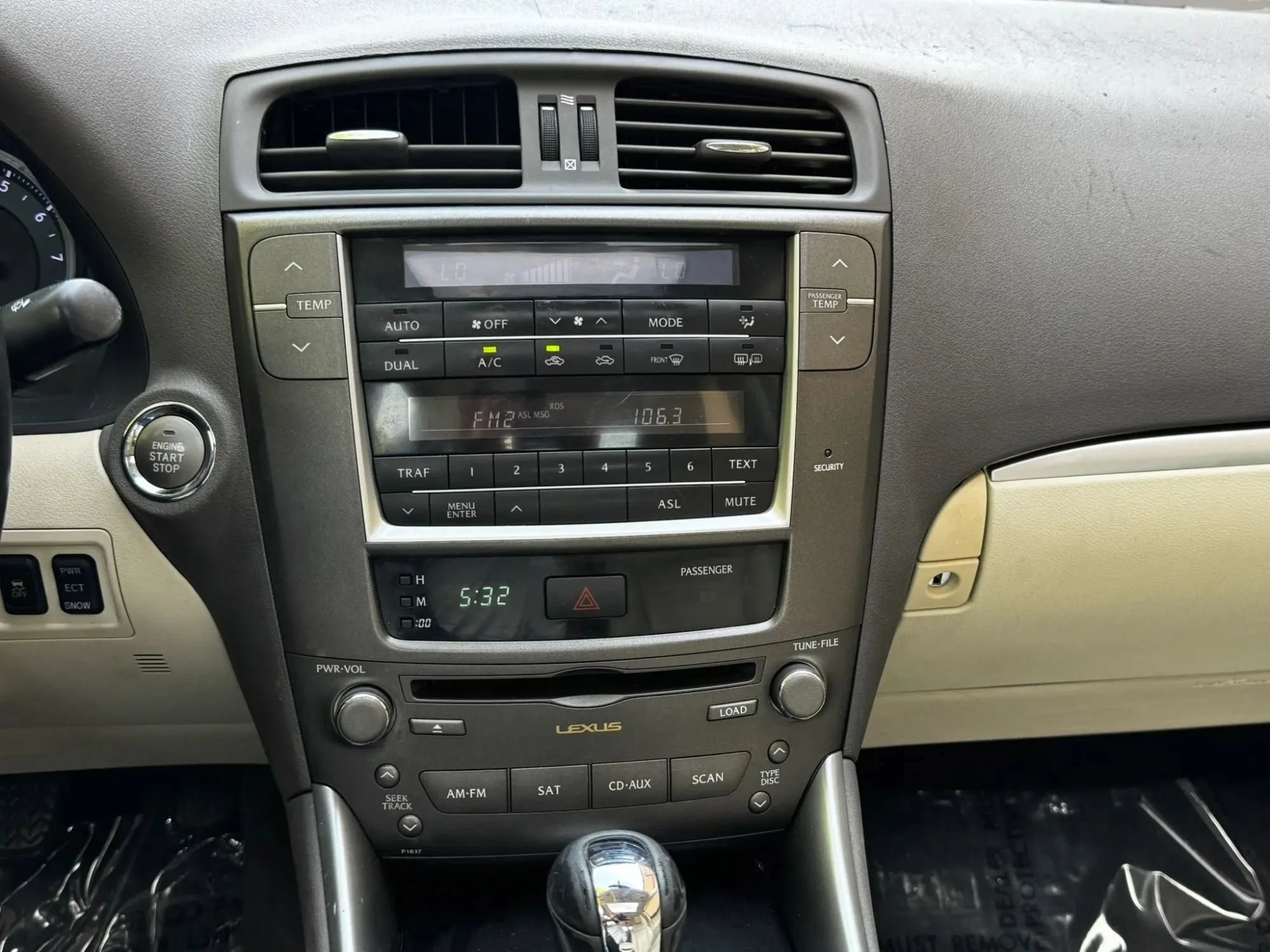 Used 2011 Lexus IS 250 w/ Preferred Accessory Package RWD image 23