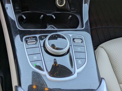 Used 2018 Mercedes-Benz GLC 300 4MATIC image 22