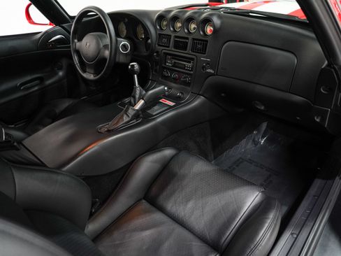 Used 2002 Dodge Viper GTS RWD image 16