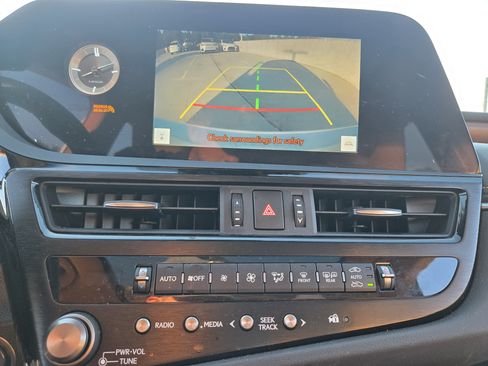 Used 2023 Lexus ES 350 w/ Premium Package FWD image 17