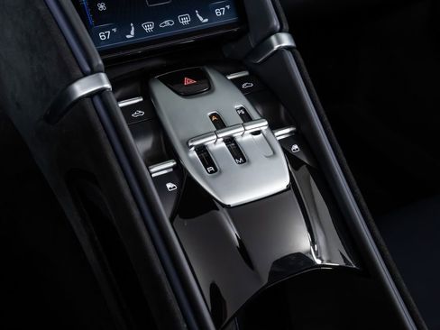 Used 2025 Ferrari Roma Spider RWD image 39