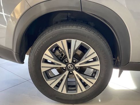 Used 2021 Nissan Rogue SV image 12