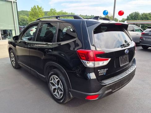Used 2020 Subaru Forester Premium AWD/4WD image 5