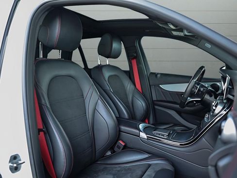 Used 2022 Mercedes-Benz GLC 43 AMG 4MATIC image 2