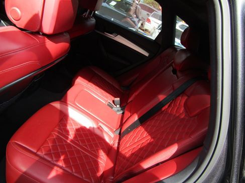 Used 2018 Audi SQ5 Premium Plus w/ S Sport Package AWD/4WD image 8