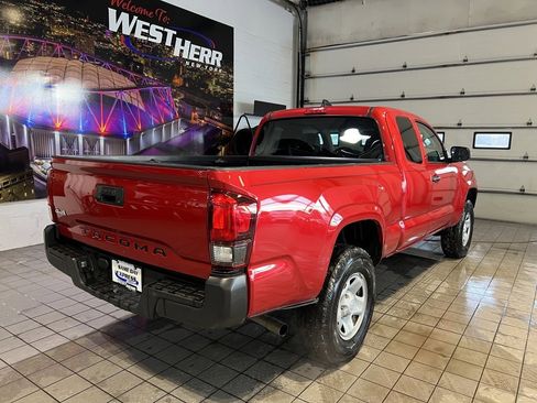 Used 2022 Toyota Tacoma SR image 11