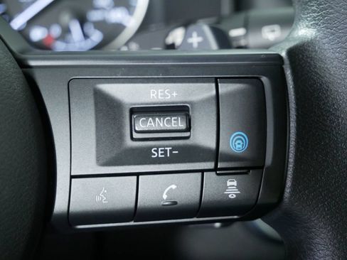 Used 2024 Nissan Rogue SV AWD/4WD image 26