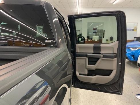 Used 2017 Ford F150 XLT AWD/4WD image 24