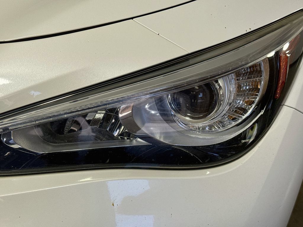 Used 2017 INFINITI Q50 3.0t Premium w/ 3.0T Premium Plus Package AWD/4WD image 39