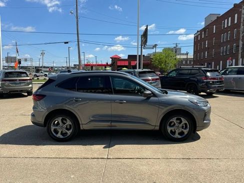 Used 2024 Ford Escape ST-Line w/ Tech Pack #1 AWD/4WD image 7