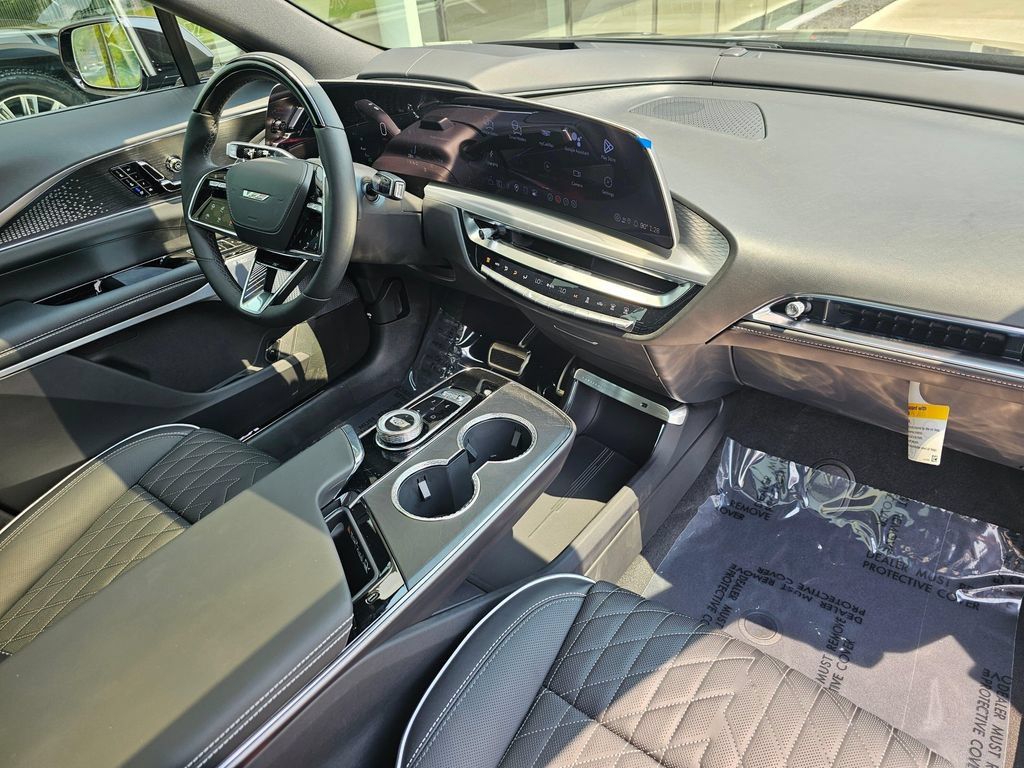New 2026 Cadillac Lyriq V AWD/4WD image 10
