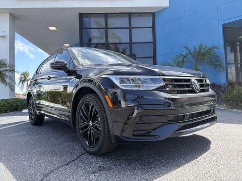 Used 2022 Volkswagen Tiguan SE R-Line image 10