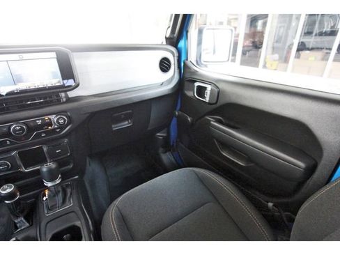 Used 2024 Jeep Wrangler Sport AWD/4WD image 9