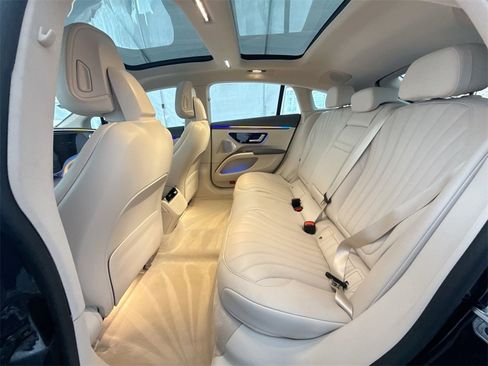 Used 2022 Mercedes-Benz EQS 580 4MATIC Sedan image 24