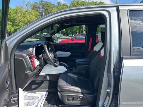 Used 2025 GMC Canyon AT4 w/ AT4X Package AWD/4WD image 13