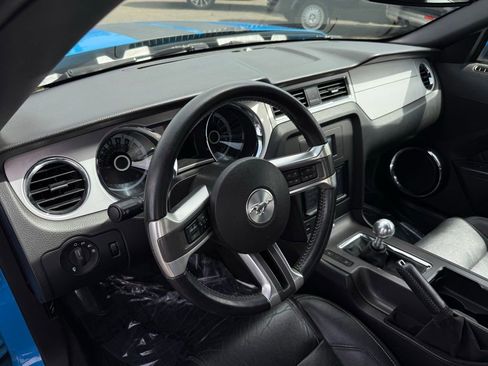 Used 2013 Ford Mustang GT Premium w/ Brembo Brake Pkg RWD image 16