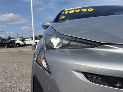 Used 2016 Toyota Prius Four w/ Advanced Technology Package image 12