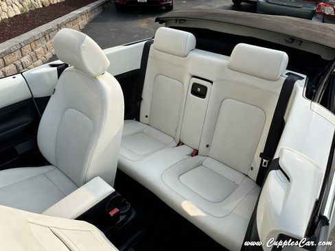 Used 2007 Volkswagen Beetle Triple White Edition FWD image 12