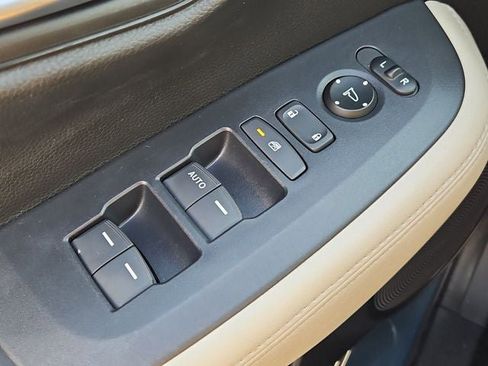 Certified 2025 Honda HR-V LX image 25