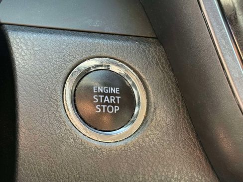 Used 2020 Toyota Camry XLE FWD image 22