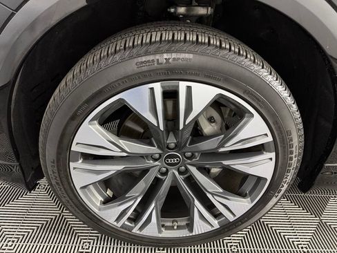 Used 2025 Audi Q8 Premium w/ Black Optic Package AWD/4WD image 11