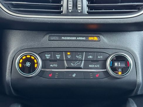 Used 2020 Ford Escape SEL image 22