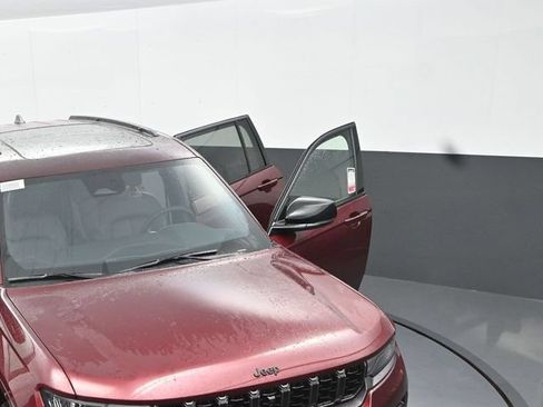 New 2026 Jeep Grand Cherokee L Limited AWD/4WD image 29