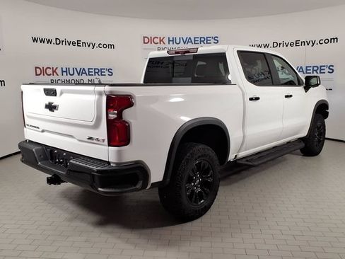 Used 2024 Chevrolet Silverado 1500 ZR2 w/ Technology Package AWD/4WD image 4