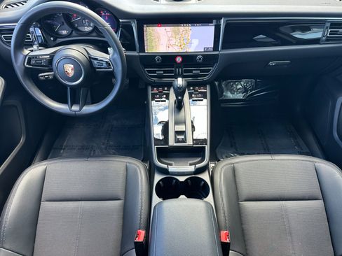 Used 2026 Porsche Macan AWD/4WD image 6