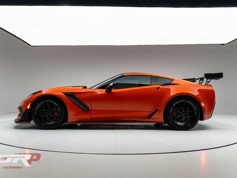 Used 2019 Chevrolet Corvette ZR1 RWD image 6