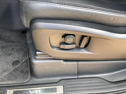 Used 2023 Land Rover Defender 90 V8 image 30