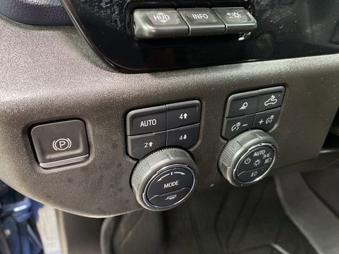 Used 2024 Chevrolet Silverado 1500 High Country w/ Technology Package image 17